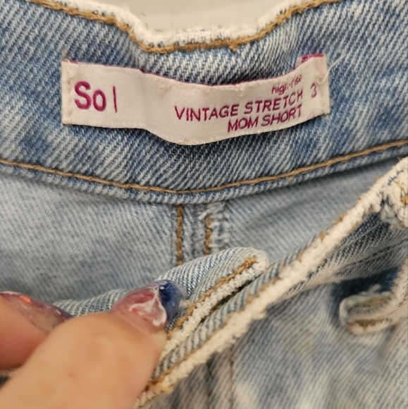 Ripped distressed shorts - Picture 3 of 10